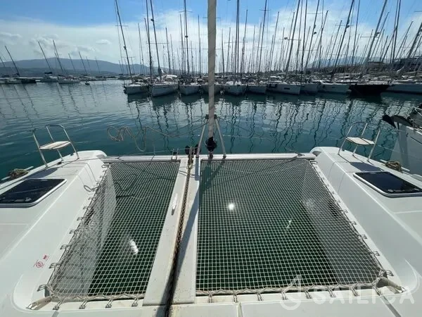 Lagoon 42 - Yacht Charter Sailica