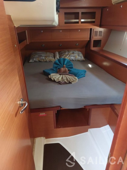 Dufour 520 GL - Yacht Charter Sailica