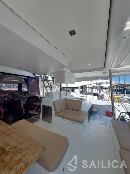 Elba 45 - Yacht Charter Sailica