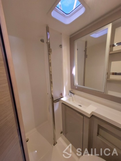 Elba 45 - Yacht Charter Sailica