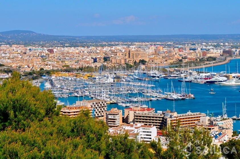Elba 45 - Yacht Charter Sailica