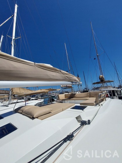 Elba 45 - Yacht Charter Sailica