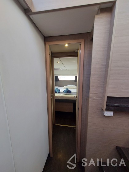 Elba 45 - Yacht Charter Sailica
