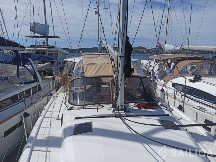 Sun Loft 47 - Yacht Charter Sailica
