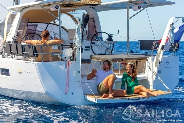 Sun Loft 47 - Yacht Charter Sailica