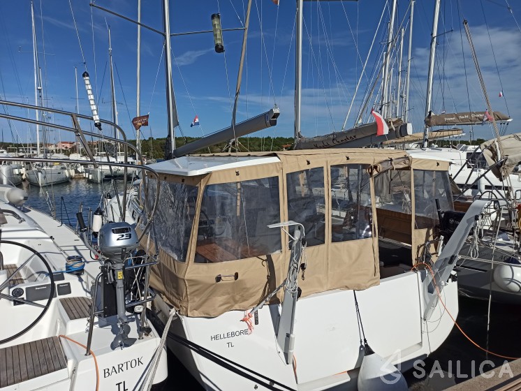 Sun Loft 47 - Yacht Charter Sailica