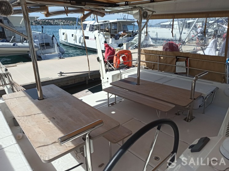 Sun Loft 47 - Yacht Charter Sailica