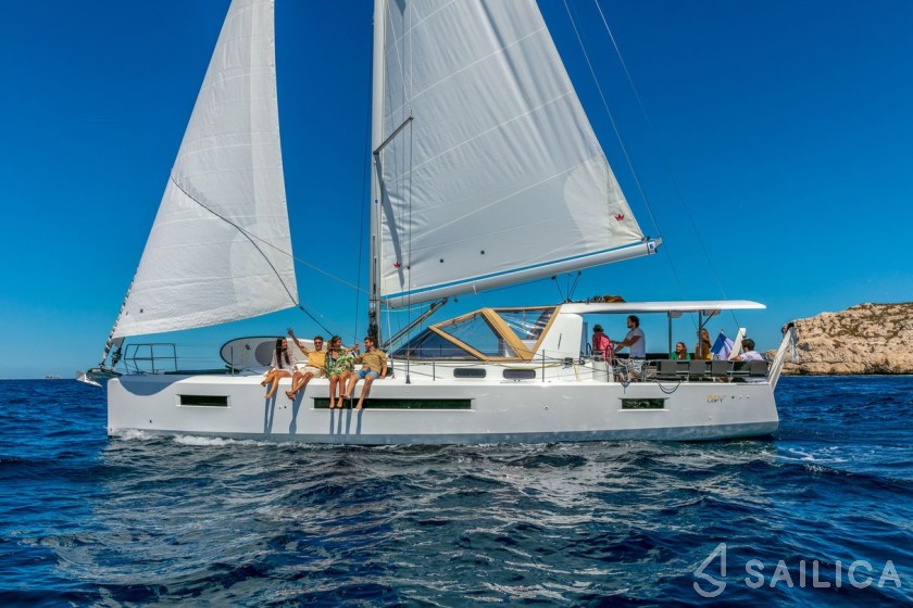 Sun Loft 47 - Yacht Charter Sailica