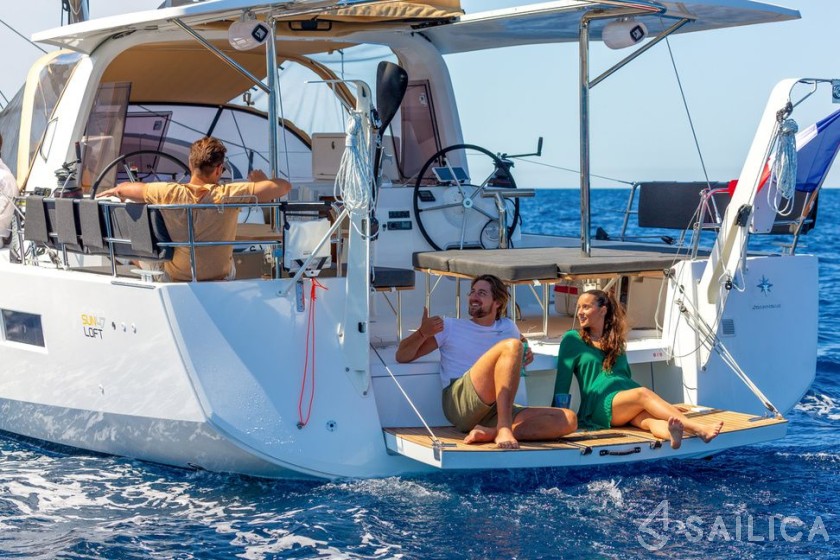 Sun Loft 47 - Yacht Charter Sailica