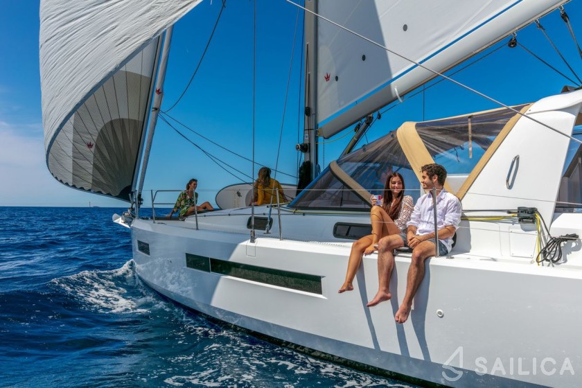 Sun Loft 47 - Yacht Charter Sailica