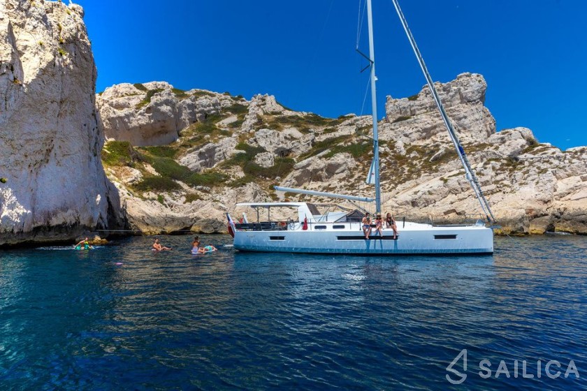 Sun Loft 47 - Yacht Charter Sailica