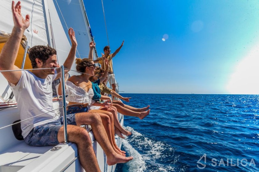 Sun Loft 47 - Yacht Charter Sailica