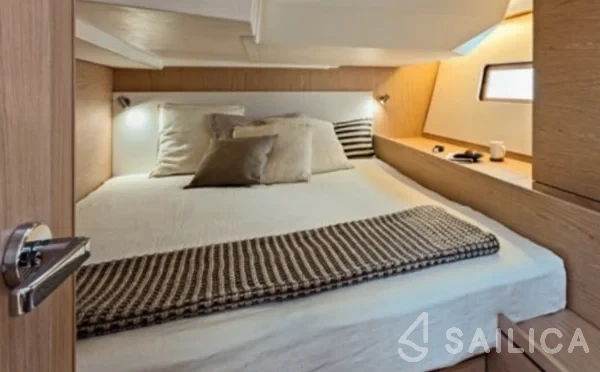 Oceanis 51.1 - Yacht Charter Sailica