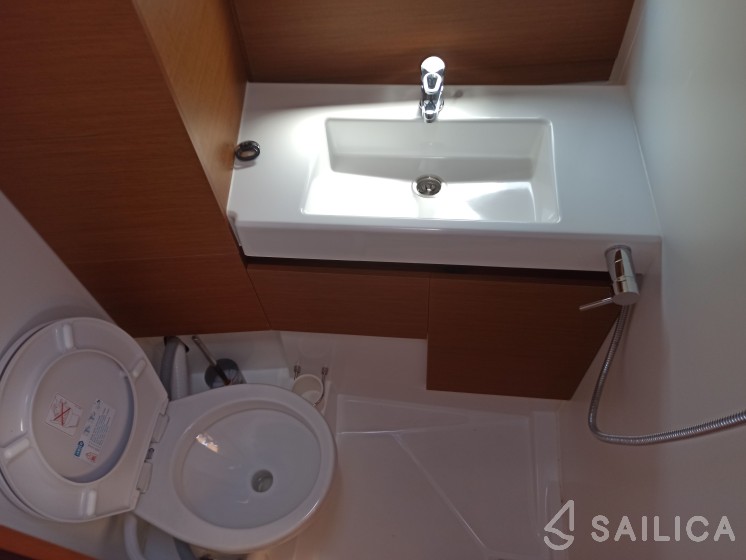 Sun Loft 47 - Yacht Charter Sailica