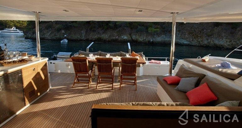 Ipanema 58 - Yacht Charter Sailica