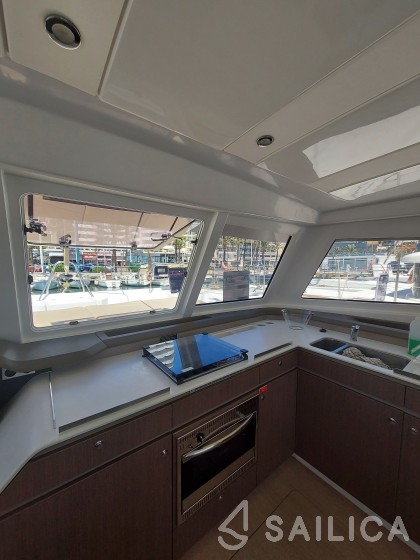 Bali Catspace - Yacht Charter Sailica