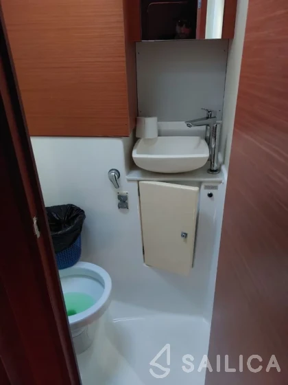 Dufour 520 GL - Yacht Charter Sailica