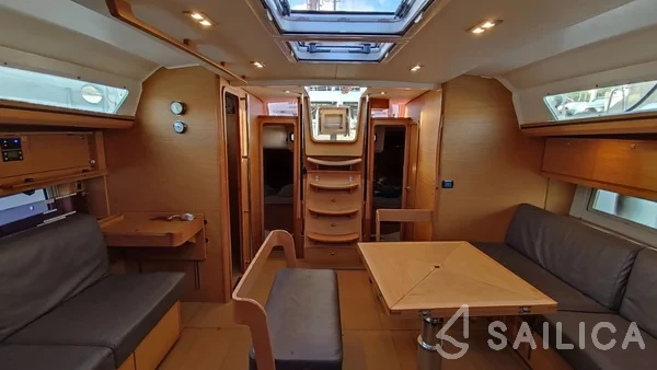Dufour 520 GL - Yacht Charter Sailica