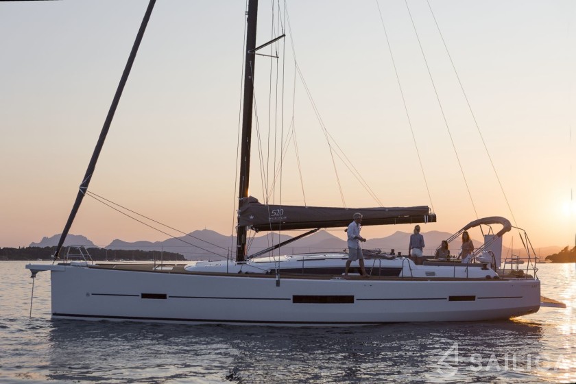 Dufour 520 GL - Yacht Charter Sailica
