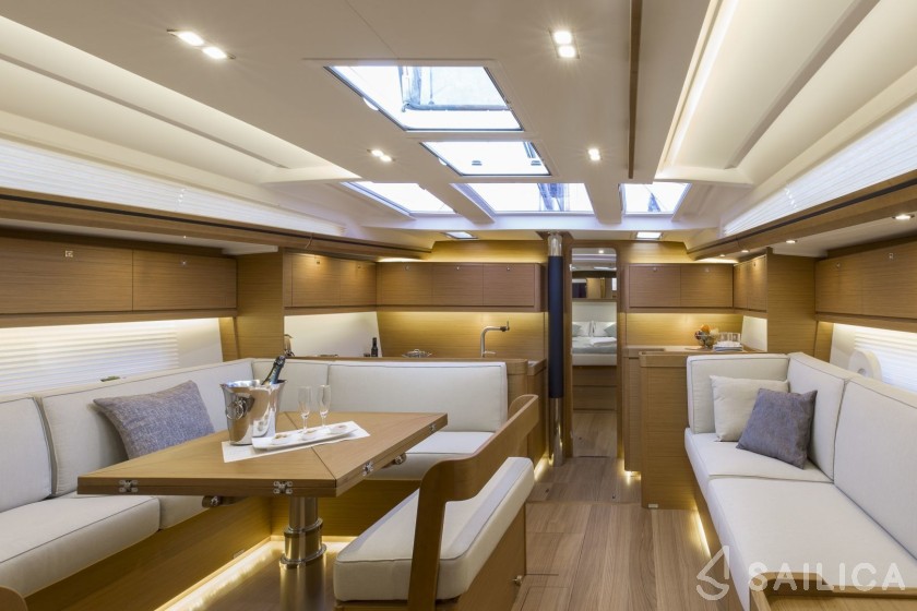 Dufour 520 GL - Yacht Charter Sailica
