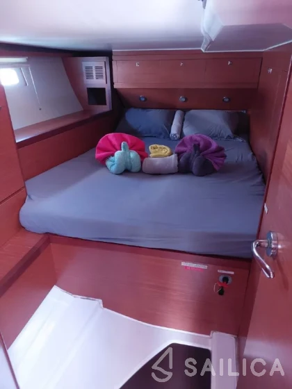 Dufour 520 GL - Yacht Charter Sailica