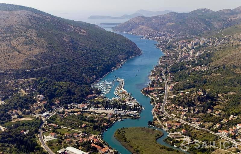 Lagoon 42 - Yacht Charter Sailica