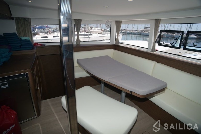 Lagoon 42 - Yacht Charter Sailica