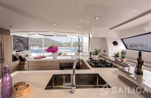 Bali 5.4. - Yacht Charter Sailica