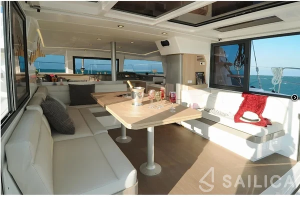Bali 4.1 - Yacht Charter Sailica