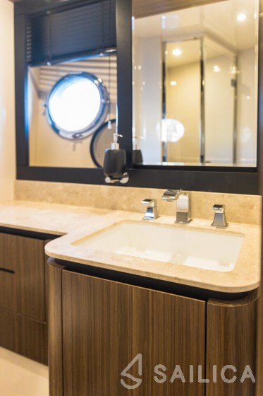 Azimut Magellano 66 - Yacht Charter Sailica