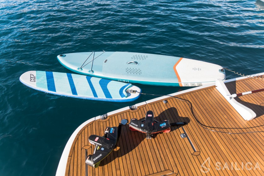 Azimut Magellano 66 - Yacht Charter Sailica