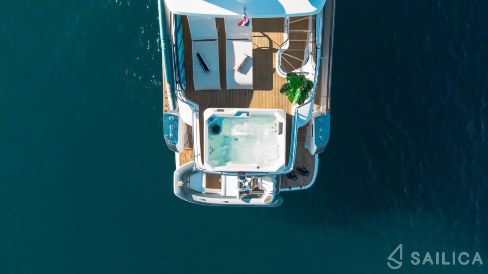 Azimut Magellano 66 - Yacht Charter Sailica