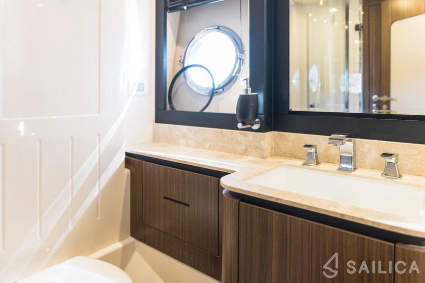 Azimut Magellano 66 - Yacht Charter Sailica