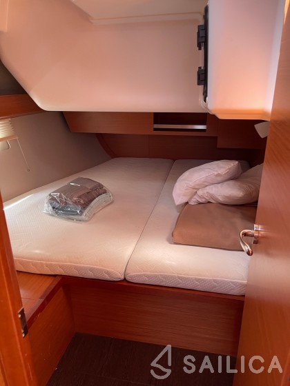 Dufour 430 Grand Large - Yacht Charter Sailica
