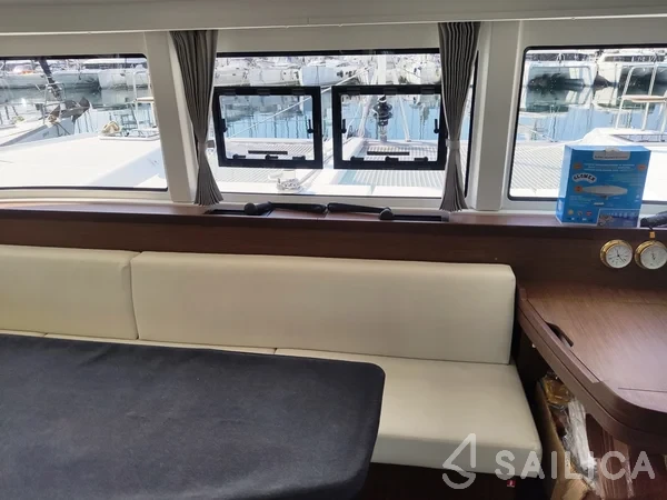 Lagoon 42 - Yacht Charter Sailica