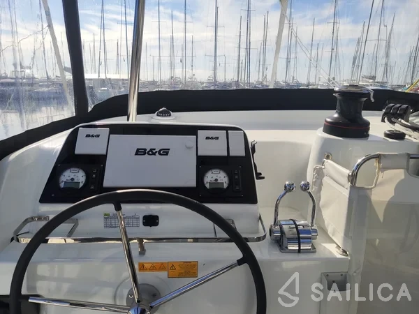 Lagoon 42 - Yacht Charter Sailica
