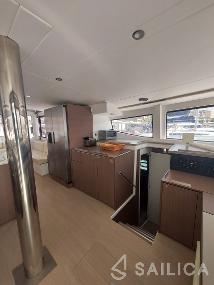 Bali 4.8  - Yacht Charter Sailica