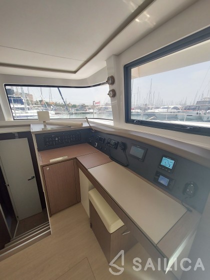 Bali 4.8  - Yacht Charter Sailica