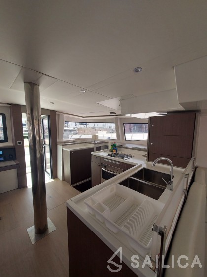 Bali 4.8  - Yacht Charter Sailica