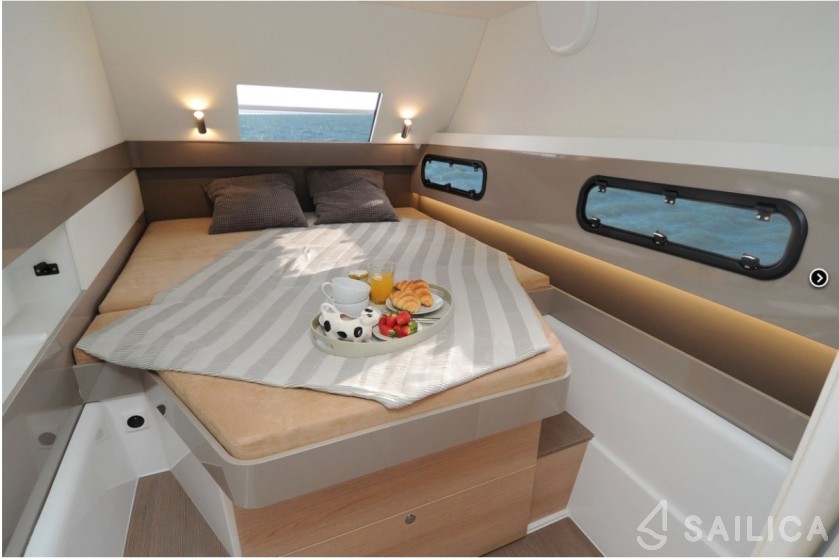 Bali 4.1 - Yacht Charter Sailica