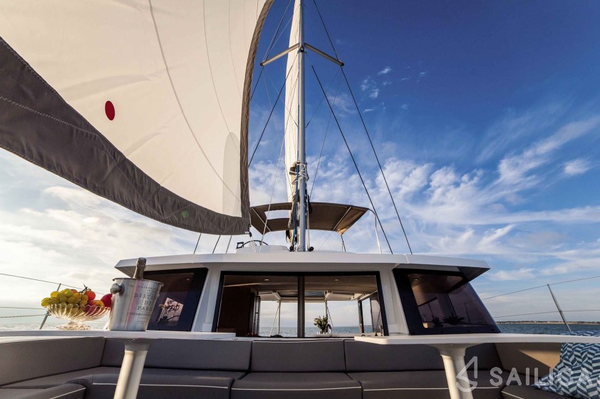Bali 4.3 - Yacht Charter Sailica