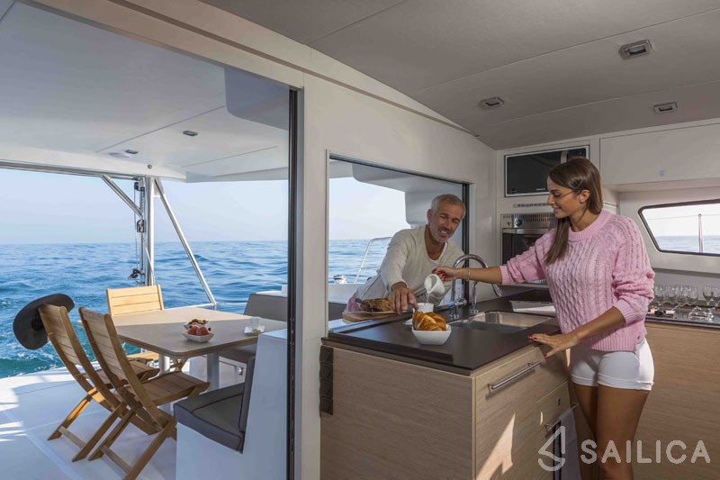Bali 4.5 - Yacht Charter Sailica