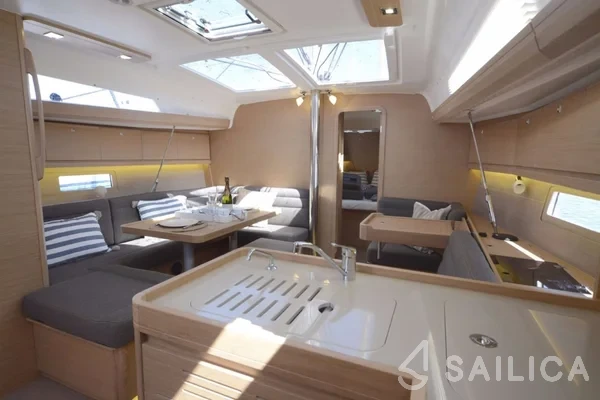 Dufour 412 GL - Yacht Charter Sailica