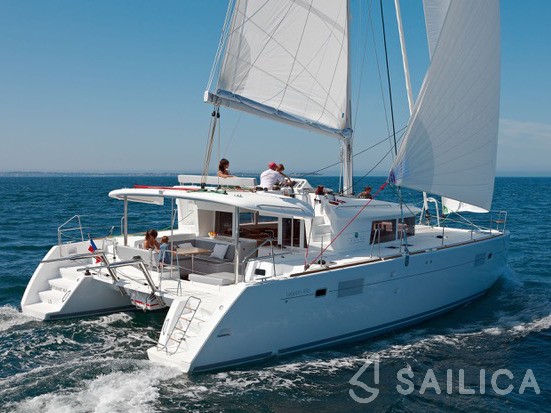 Lagoon 450  Flybridge - Yacht Charter Sailica