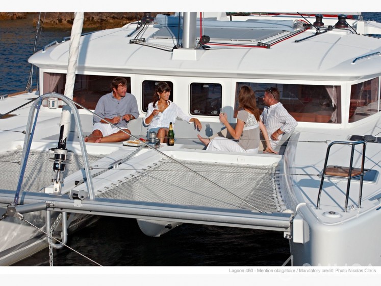 Lagoon 450  Flybridge - Yacht Charter Sailica