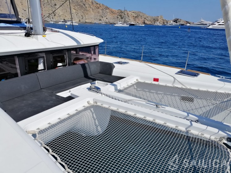 Lagoon 450  Flybridge - Yacht Charter Sailica