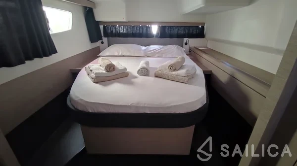 Lucia 40 - Yacht Charter Sailica