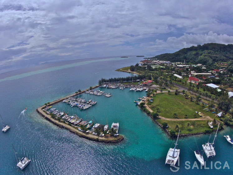 Bali 4.3 - Yacht Charter Sailica