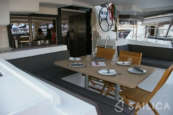 Bali 4.5 - Yacht Charter Sailica