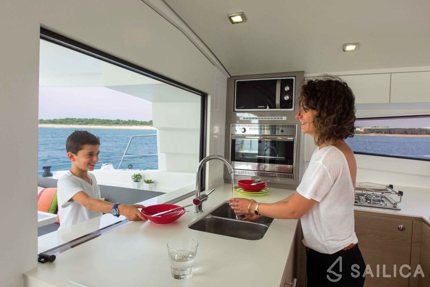 Bali 4.5 - Yacht Charter Sailica